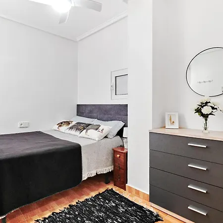 аcogedor De Dos En * Torrevieja