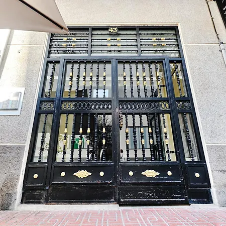 аcogedor De Dos En * Torrevieja