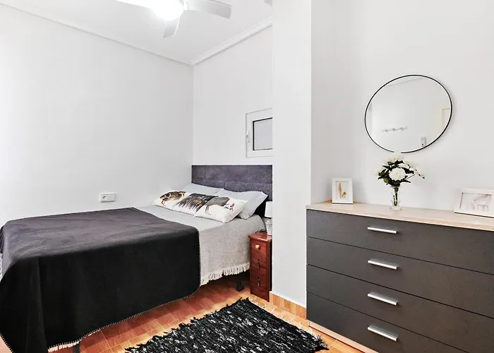 аcogedor De Dos En * Torrevieja