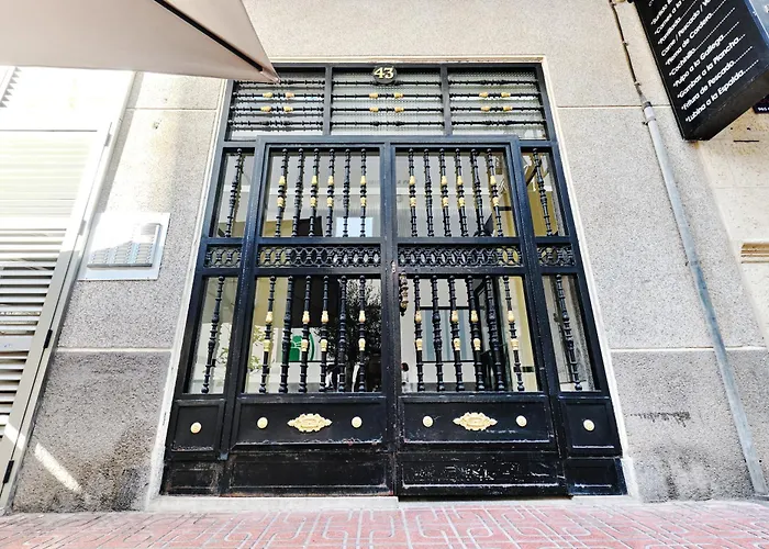 аcogedor De Dos En * Torrevieja