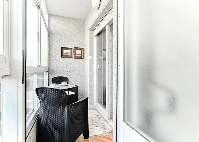 аcogedor De Dos En * Torrevieja