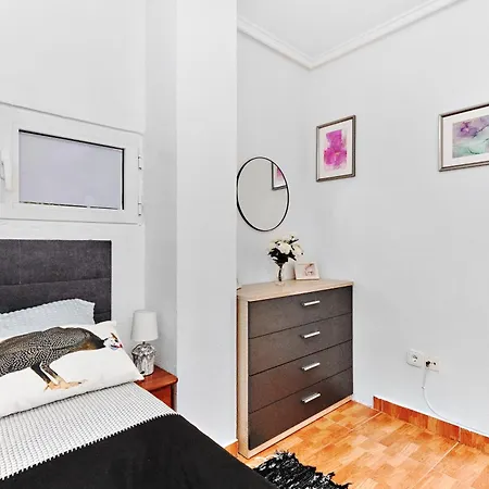 аcogedor De Dos En Apartamento Torrevieja