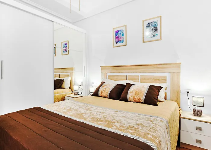 аcogedor De Dos En * Torrevieja